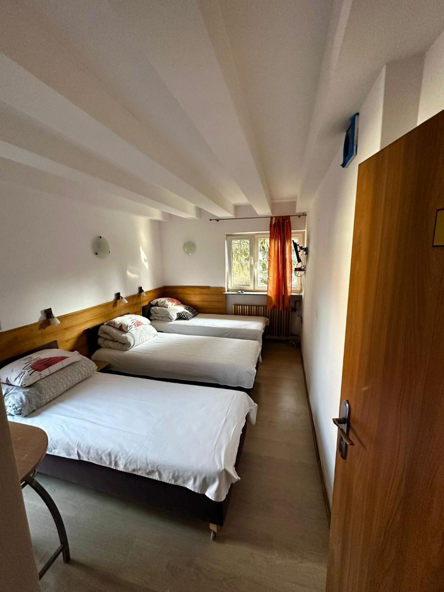 Hostel Tolek وارسو المظهر الخارجي الصورة