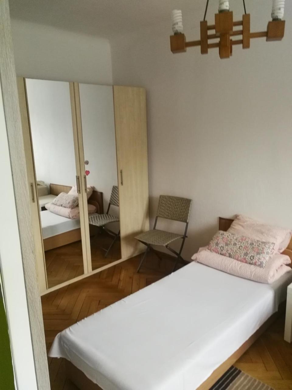 Hostel Tolek وارسو المظهر الخارجي الصورة